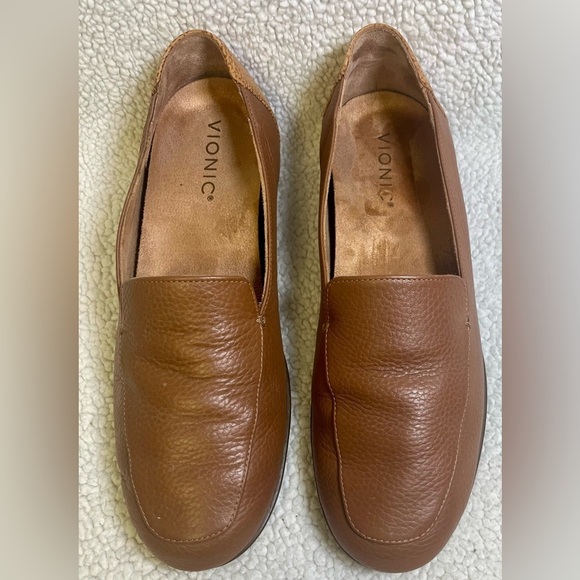 Vionic Elora Slip On Loafers In Tan Color Soft Leather Comfort & Style 
Size 8.5 - Picture 10 of 10